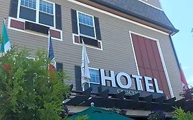 Crescent Suites Hotel